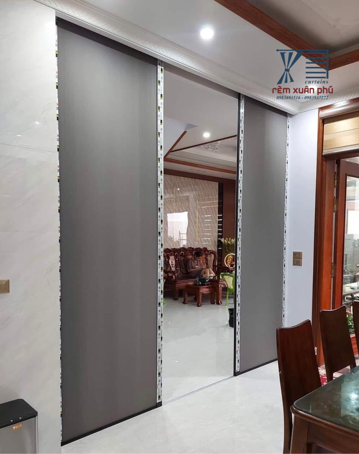 Vach Ngan Phong Khach